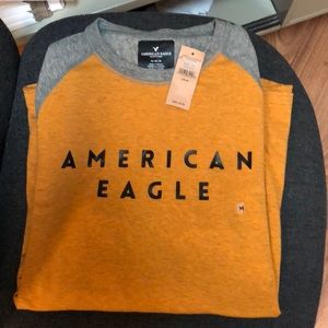 NWT thermal AE long sleeve